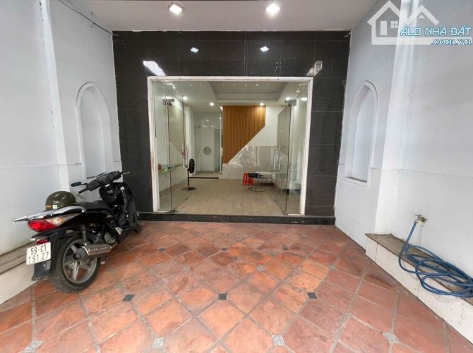 Bán Nhà MT Đường Nguyễn Đình Chính, Phú Nhuận, DT 4.8 x 21.5m, Chỉ 25 Tỷ - 1