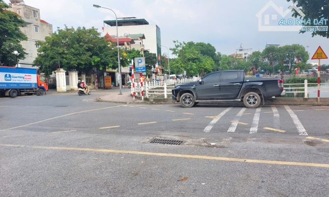 Nhà đẹp phố Nguyễn Văn Linh, 65m2- 6T, gara ô tô, thang máy, ngõ rộng thênh thang - 1