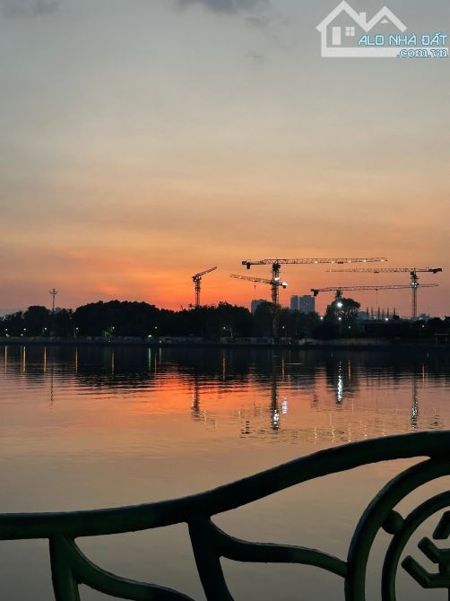 Lạc Long Quân, Tây Hồ | 142m², 4 tầng, MT 7.3m — view Hồ Tây, sổ nở hậu — 29 tỷ (TL) - 1