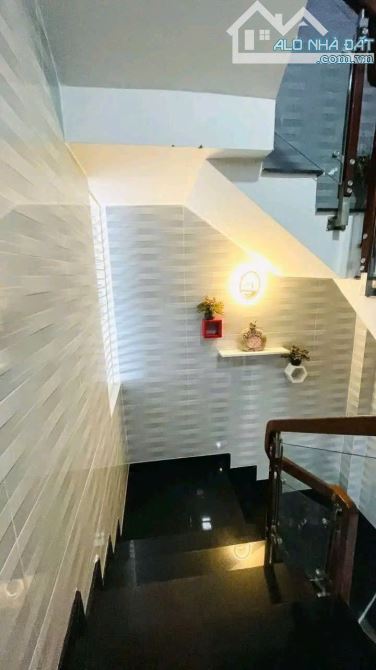 BÁN NHÀ ĐANG CHO THUÊ 28 TRIỆU/THÁNG.NGUYỄN BIỂU, QUẬN 5-GIÁ:4,21TỶ/71,5M2 - 2 LẦU - SHR. - 1