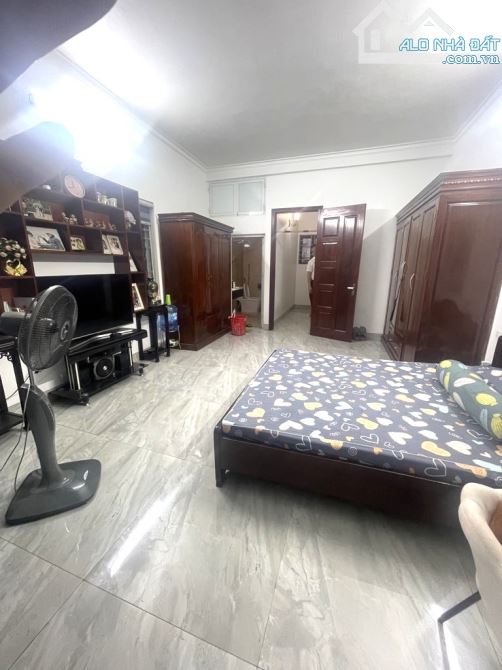 BÁN NHÀ ĐƯỜNG VIỆT HƯNG 42M2, 6 TẦNG, DÂN XÂY, Ô TÔ ĐỖ CỬA, 9.2 TỶ - 1