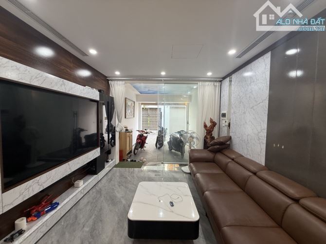 🚗 MẶT NGÕ – Ô TÔ VÀO NHÀ – 6 TẦNG – THANG MÁY – 7 PHÒNG – 2 THOÁNG – NỘI THẤT ĐẸP - 1