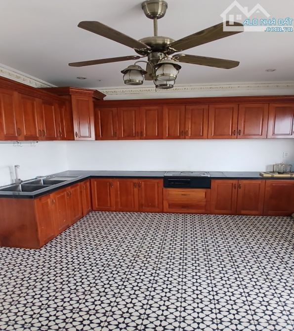 Bán nhà mặt tiền ĐS 2, KDC Bến Lức, P7, Q8, 110m2, 5 tầng, ngang 5m. - 1