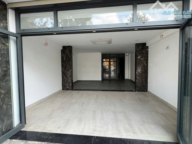 Cho thuê nhà mặt Tiền Tên Lửa, Bình Tán, 5x20m, thang máy, vị trí đẹp - 1