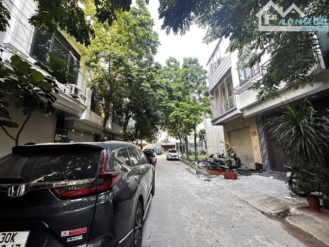 CỔNG ĐỒNG LA KHÊ, PHÂN LÔ OTO VÀO NHÀ, KINH DOANH TỐT, VỈA HÈ ĐÁ BÓNG, VIEW CÔNG VIÊN - 1