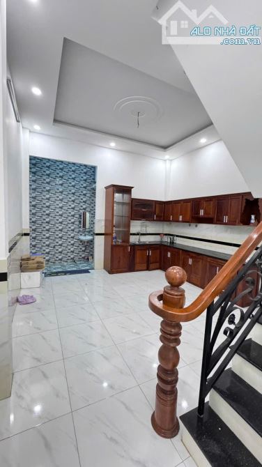 Bán nhà mặt tiền đường Trần Thị Hè quận 12 .1trệt 1 lầu khu vực sầm uất giá 6t800 - 1