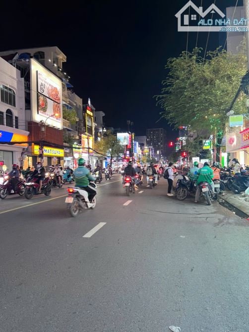 CẦN BÁN GẤP NHÀ MẶT PHỐ NGUYỄN TRÃI, 1 TRỆT 4 LẦU, KINH DOANH SẦM UẤT - GIÁ 24 TỶ - 1