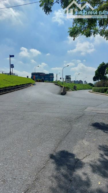 Bán đất phố Ngọc Thụy, 55m2, tặng GPXD 4 tầng 1 tum, gần cầu Long Biên - 1