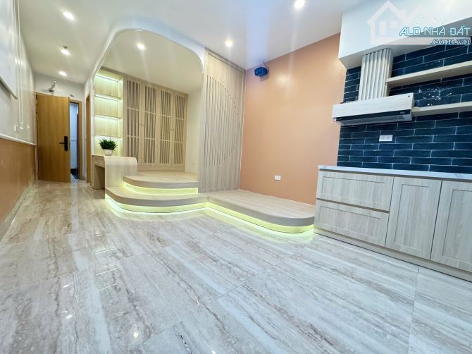 Cần bán CCMN phố Thái Hà quận Đống Đa - 5 phòng cao cấp - dt 40tr- chào giá 12.28 tỷ có tl - 1