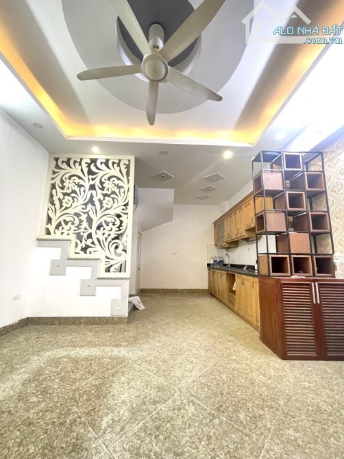 NHÀ VÕ CHÍ CÔNG 40m2 x 5T MẤY PHÚT RA HỒ TÂY LỘNG GIÓ GIÁ CHỈ 10.x TỶ - 1