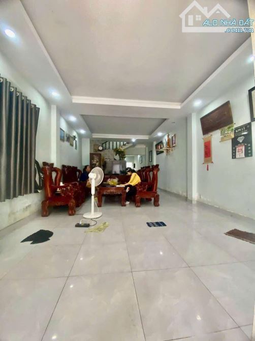 NHÀ 3 TẦNG ĐÚC (4.6x21) VỊ TRÍ VIP ĐÔNG BẮC TCH, Q.12 GIÁ 5.5 TỶ - 1