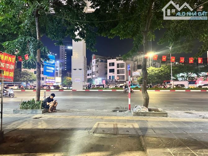 Nhà phố Trưởng Chinh, Ô tô đỗ cửa, DT 37m2, 4 tầng, chỉ 9 tỷ 2 thoáng - 1
