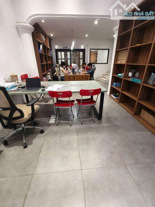 Mặt tiền hiếm 6.7m Hồ Đắc Di quận Đống Đa 106m2 4 Tầng-2 Thoáng Ngõ Ô Tô Ở Kinh Doanh Đẹp - 1