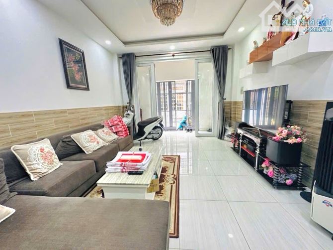 BÁN NHÀ ĐẸP SÁT NGUYỄN SƠ.N - KHU PHỐ ẨM THỰ.C - 4PN - HẺM XE HƠI - ( 4X12M ) - 1