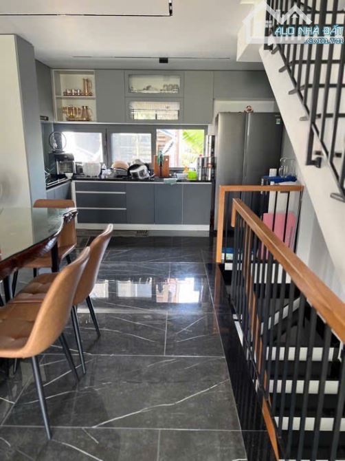 Đường ôtô - 58tr/m2 - Nhà 3 tầng 81m2 - Ngang 8m - Hơn 4 tỷ TL - Khu phân lô - 1
