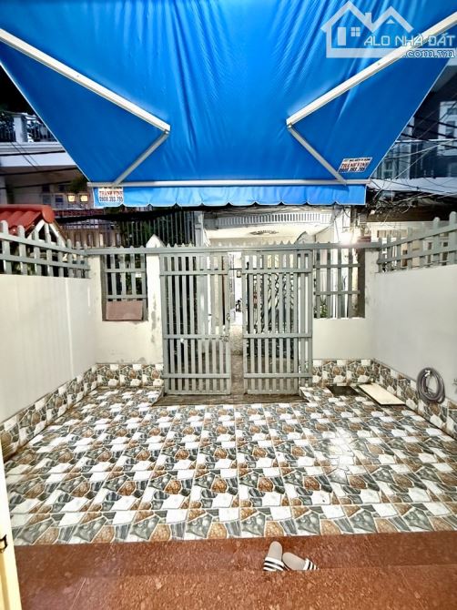 QUẬN 7 - 4 TẦNG - 110M2 - SÁT MẶT TIỀN - HƠN 7T.Ỷ - 1