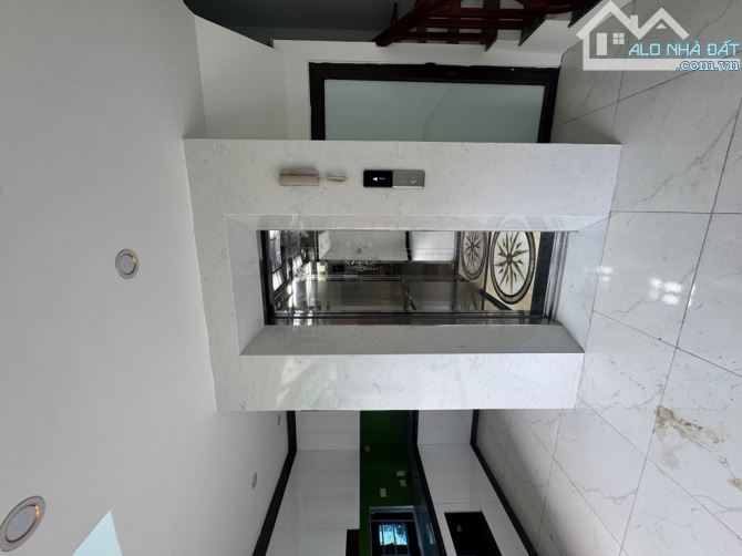 Rẻ- Bán gấp căn nhà Vĩnh Quỳnh, gần 40m, nhà 5 tầng - ô tô vào - ngõ thông chỉ 5.7 tỷ