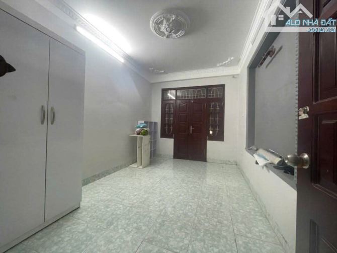 Cho thuê nhà nguyên căn ngõ 100 Pháo Đài Láng 25m2x5 tầng.3 ngủ khép kín, 12 triệu - 1