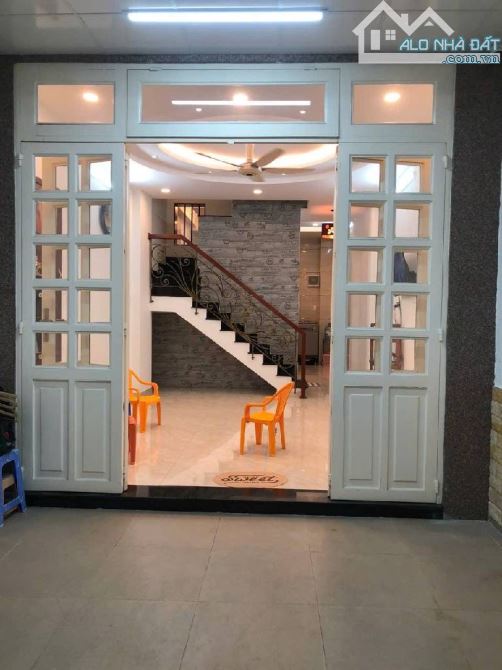 Bán nhà mặt tiền Thống Nhất, phường 10, Gò Vấp, 70m2, 3 tầng, gần bệnh viện, giá 13.8 tỷ - 1