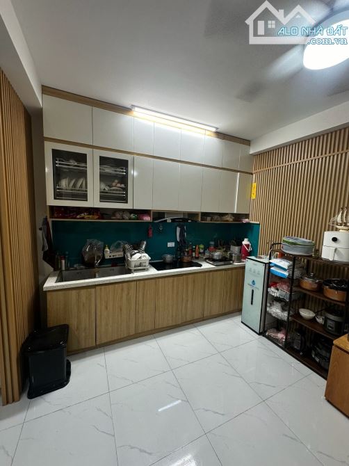bán nhà lạc long quân, ngõ thông gần phố, dân xây khung cột, giá đầu tư - 1