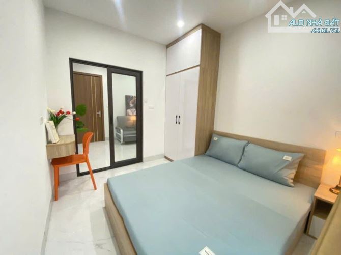 Bán CCMN Tôn Thất Tùng, 104m2*7 Tầng, Mặt Tiền 5.7m, 2 thoáng, thang máy, 1.8 Tỷ/Năm - 1