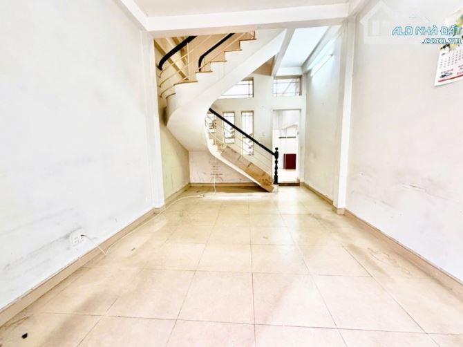 HẺM XE HƠI - PHAN ĐĂNG LƯU, PHAN XÍCH LONG, NGUYỄN KIỆM, HOÀNG VĂN THỤ - NGÃ TƯ PHÚ NHUẬN. - 1