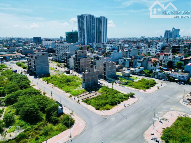 Bán GẤP 69m2 đất SỔ ĐỎ trục chính 25m Tái định cư 226 Lê Lai, Ngô Quyền - 1