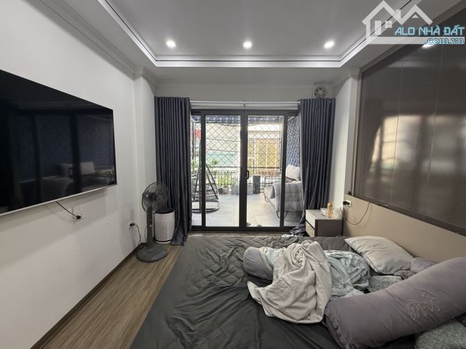 Nhà đẹp phố Nguyễn Văn Linh, 65m2- 6T, gara ô tô, thang máy, ngõ rộng thênh thang - 12
