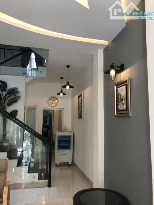 Bán Gấp Nhà Đường Nội Bộ 8m Sư Vạn Hạnh - Quận 10 - 5x18m Vuông - 5 Tầng - 26 Tỷ TL - 13