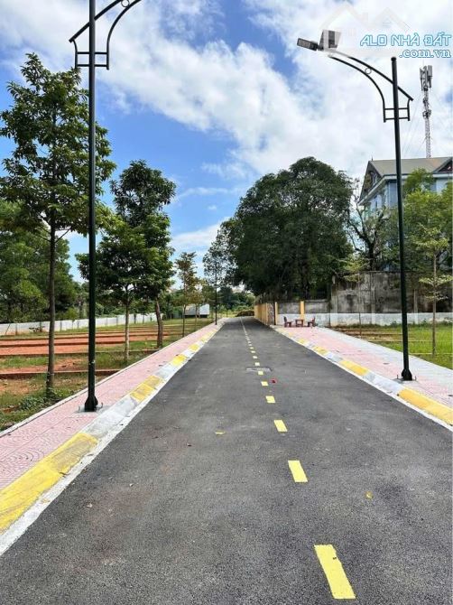 CẦN BÁN LÔ ĐẤT ĐẸP NGAY NGÃ TƯ LỤC QUÂN - VIEW HỒ CỰC ĐẸP - MẶT TIỀN RỘNG - 2