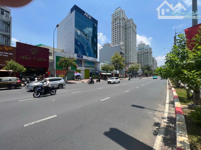 Nhà 6 Tầng mặt tiền Nguyễn Hữu Cảnh, P.22, Bình Thạnh _Giáp Q1, 4x26m, HĐT 65 triệu, 30 Tỷ - 2