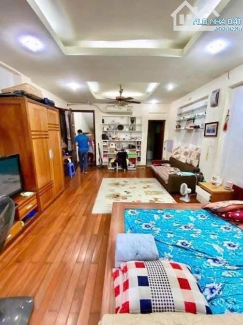 Hiếm căn nhà Kim Mã – 75m², 5 tầng, ngõ ô tô tránh – giá 20 tỷ, thông tin chuẩn 100% - 2