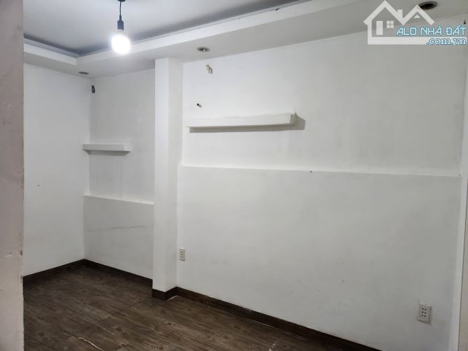 CHO THUÊ dài hạn nhà nguyên căn. p13, BT - DTSD 100m2 Giá 15tr/tháng - 3