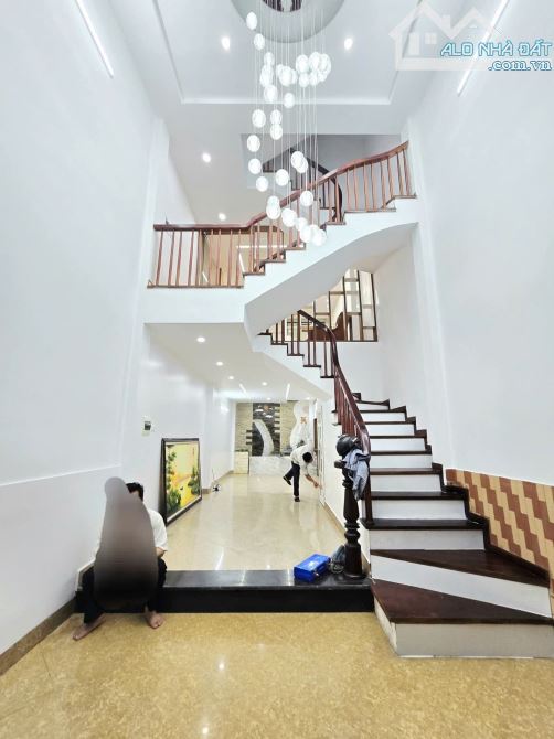 Bán nhà Pháo Đài Láng – 44m² – 5 tầng kiên cố – chỉ xách vali về ở - Giá 14 tỉ! - 2