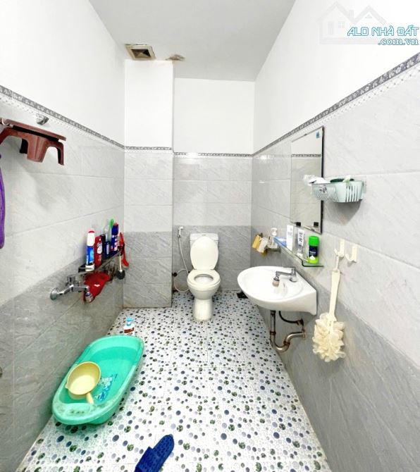 BÁN NHÀ 3 TẦNG MẶT TIỀN KD HỒ BÁ PHẤN, QUẬN 9 - 2