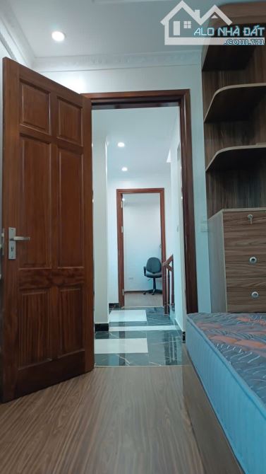 Tây Mỗ – 40m² – MT 4m – 5 tầng - Ô tô đỗ cửa - Ô tô qua nhà- Ngõ thông- Giá hơn 7 tỷ - 2