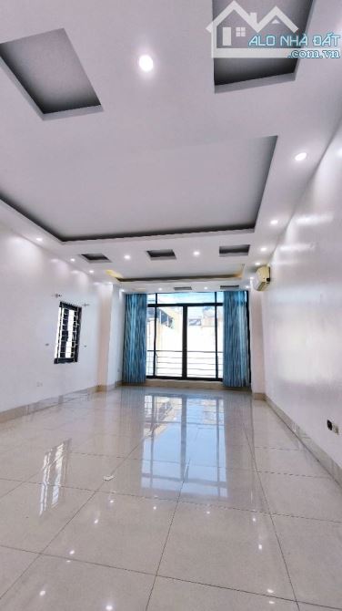 SIÊU PHẨM CỔNG ĐỒNG LA KHÊ -7 TẦNG THANG MÁY XỊN SÒ, PHÂN LÔ, VỈA HÈ,KINH DOANH.55m/7T/4m - 2