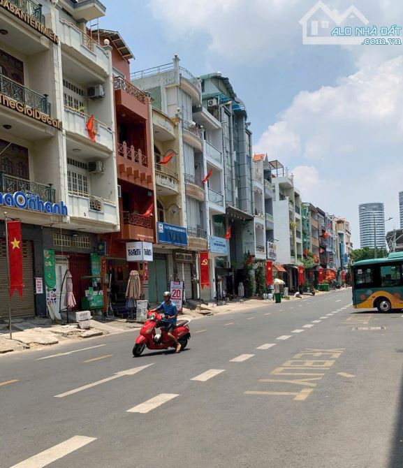 Bán nhà mặt tiền đường Võ Oanh, p25, bình thạnh.DT;4x17, 1tr2l,giá:19 tỷ - 2