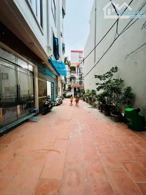 Nhà Hồ Tùng Mậu 38 m², 6 tầng  Giá ~7.6 tỷ; thiết kế mỗi tầng 1 phòng khép kín - 2