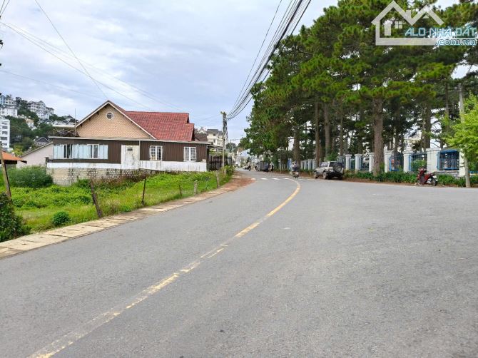 Đà Lạt - Đất villa - Nam Hồ - 224m2 - 7,8 tỷ - 2