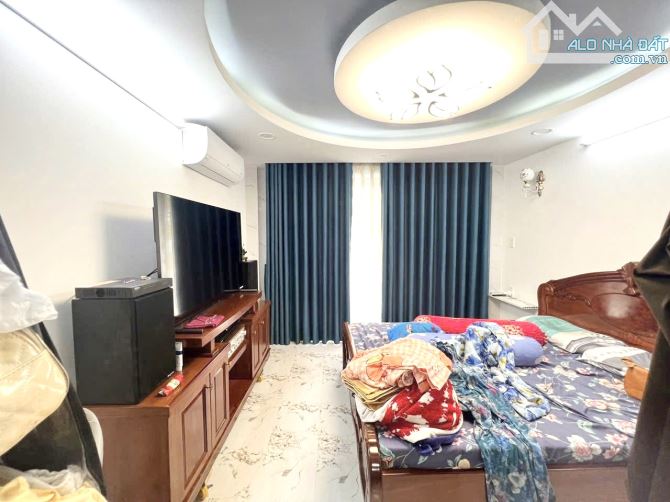 HẺM 8M - 109M2 - 4 TẦNG - NGAY CHỢ TÂN HƯƠNG - TÂN PHÚ - CHỈ 10.9 TỶ - 2