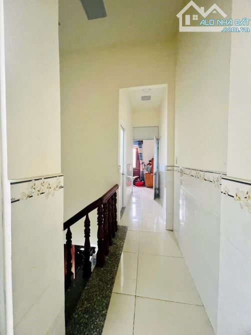 Bán Nhà 1 Lầu Đường 8m Nhựa , Gần Ngã Tư Chiêu Liêu , Dĩ An cũ - 2
