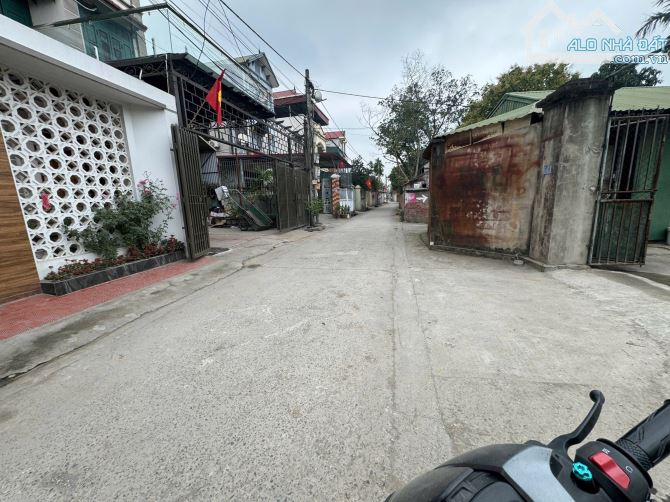 Bán đất trục chính Sơn Du / Nguyên Khê / Hà Nội . - 2