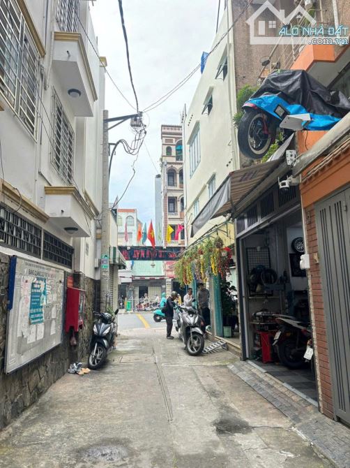 Cần bán nhà HXH Hoàng Văn Thụ, P.9,Q.Phú Nhuận. DT:3.7x16m, 3 lầu. Đẹp lung linh. - 2