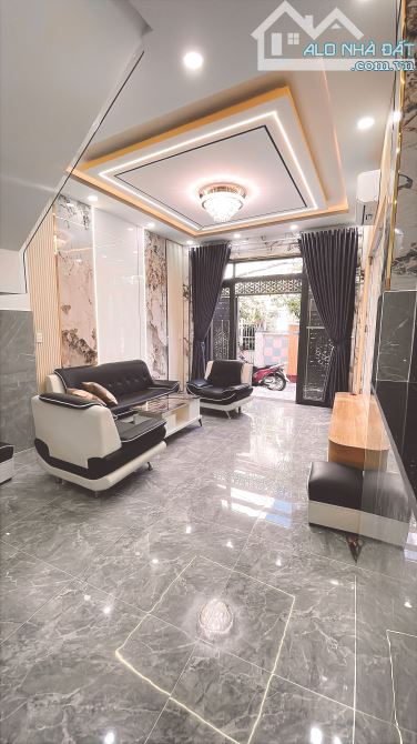 Siêu Phẩm Chân Dài - Phan Văn Trị - 2
