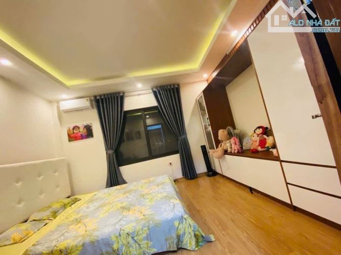 Bán nhà Phố Đại La, Hai Bà Trưng, 45m2x5T, Giá 12 tỷ, 50m ra oto tránh, nhà full nội thất - 2