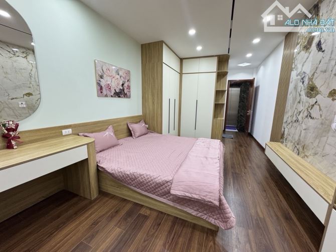 Nhà đẹp Cầu Giấy, 20m ra đường ô tô, thông các ngả, gần nhiều trường ĐH, 7 tầng, hơn 12 tỷ - 2