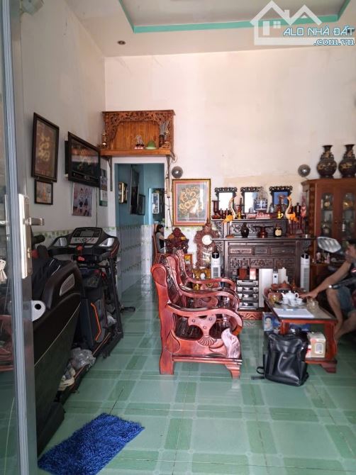 Bán nhà hẻm ô tô Bình Chuẩn - Thuận An xây dựng kiên cố vào ở ngay - 2