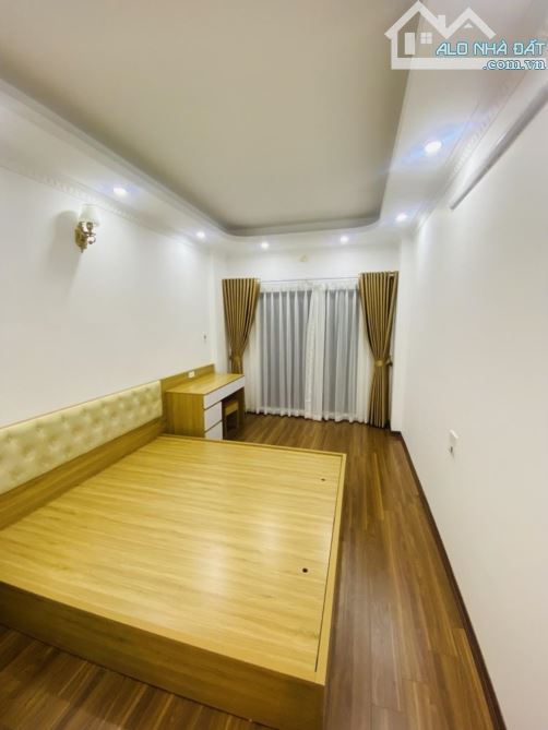Bán nhà đường Trương Định: 40m² – 4 tầng chắc chắn, gần phố, giá chỉ 7 tỷ - 2