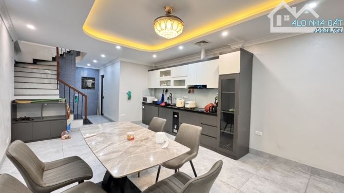 hiếm 20m ra phố oto đỗ cửa nhà đẹp 5 tầng full nội thất cực kì tâm huyết + tầng hầm - 2